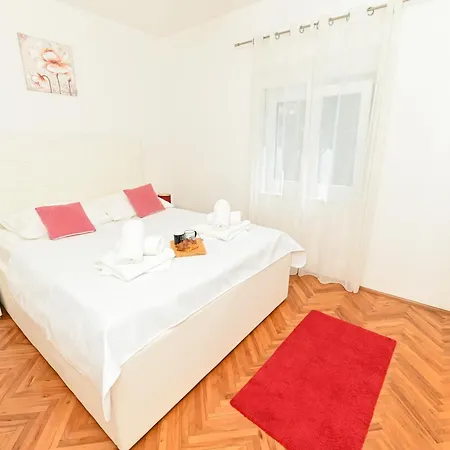 House Lucia * تروغير